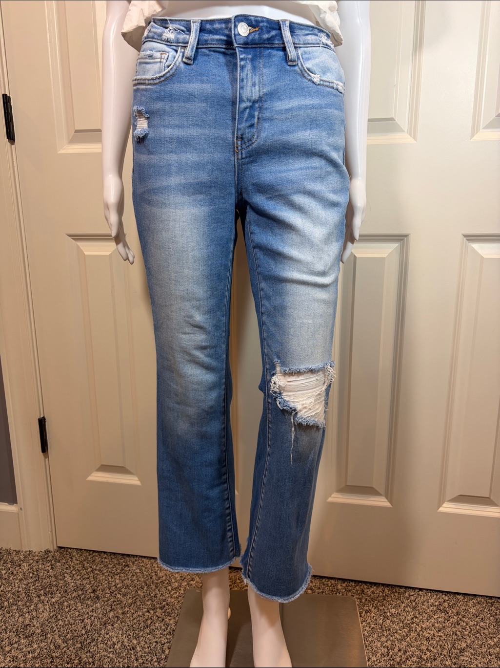 Cropped Distressed Ankle Jeans In Light Blue